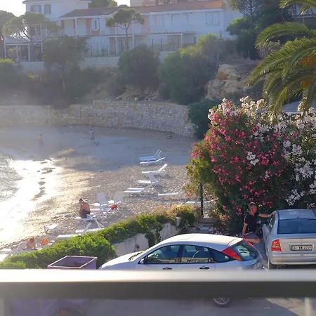 Mert 酒店 Çeşme